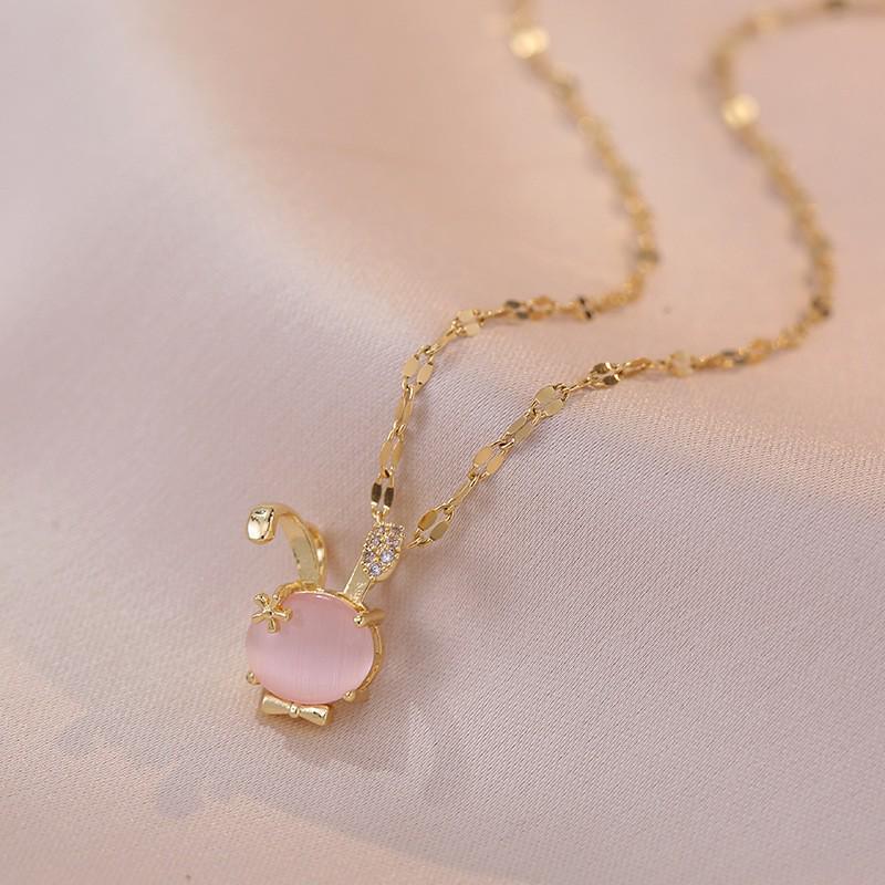 Women's Fashion Heart Pendant Necklace - Elegant, Simple Design, Versatile Clavicle Chain Jewelry