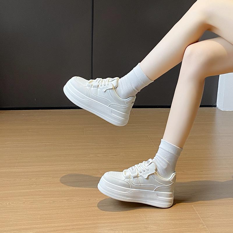 2025 little white shoes women's spring new Korean version ins female students leisure sports versatile board shoes street auction Y8625