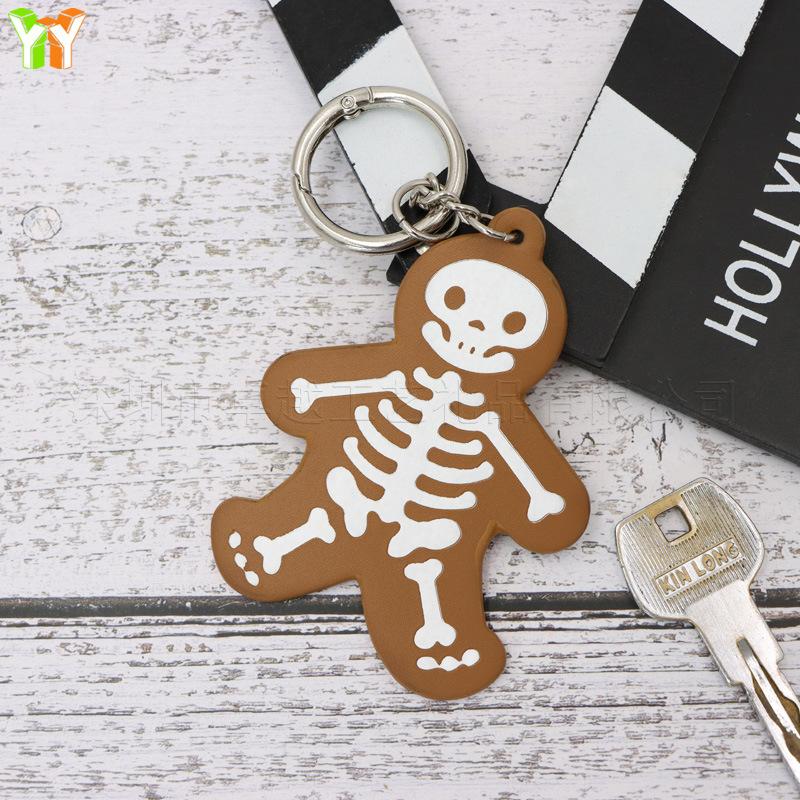 Leather keychain pendant, portable bag hanging, skull keychain, funny Halloween skull pendant 65X90mm