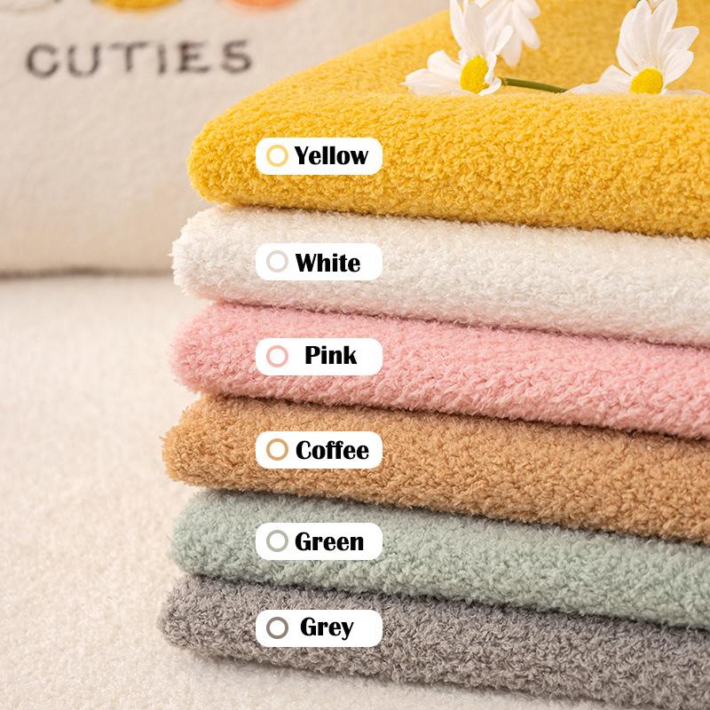 Подушка для дивана из овечьей шерсти с рисунком из мультфильма — фото 7