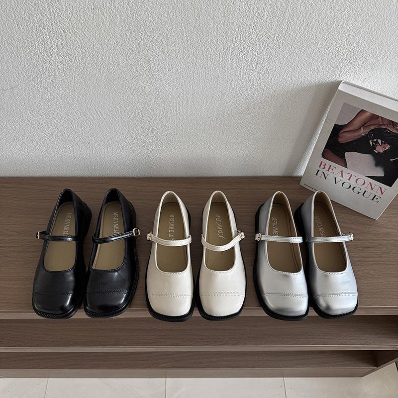 Rock sanfte kleine Lederschuhe Damen Frühling und Sommer neu Feenstil mit französischer weicher Sohle flacher Boden Mary Jane Einzelne Schuhe silber 2025