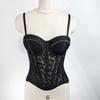 Corsés, ropa de mujer moderna y elegante