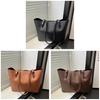 Street Style Large Capacity Pu Tote Bag With Zipper Closure For Casual Everyday Use