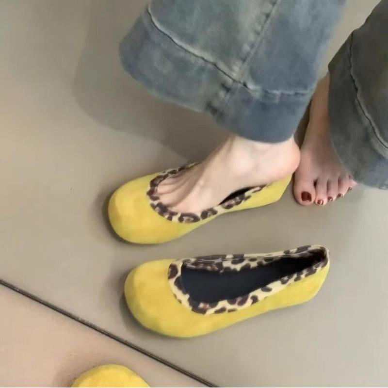 Retro round head shallow mouth single shoes women's 2025 autumn new one-pedal soft sole comfortable Doudou shoes fashionable grandma shoes