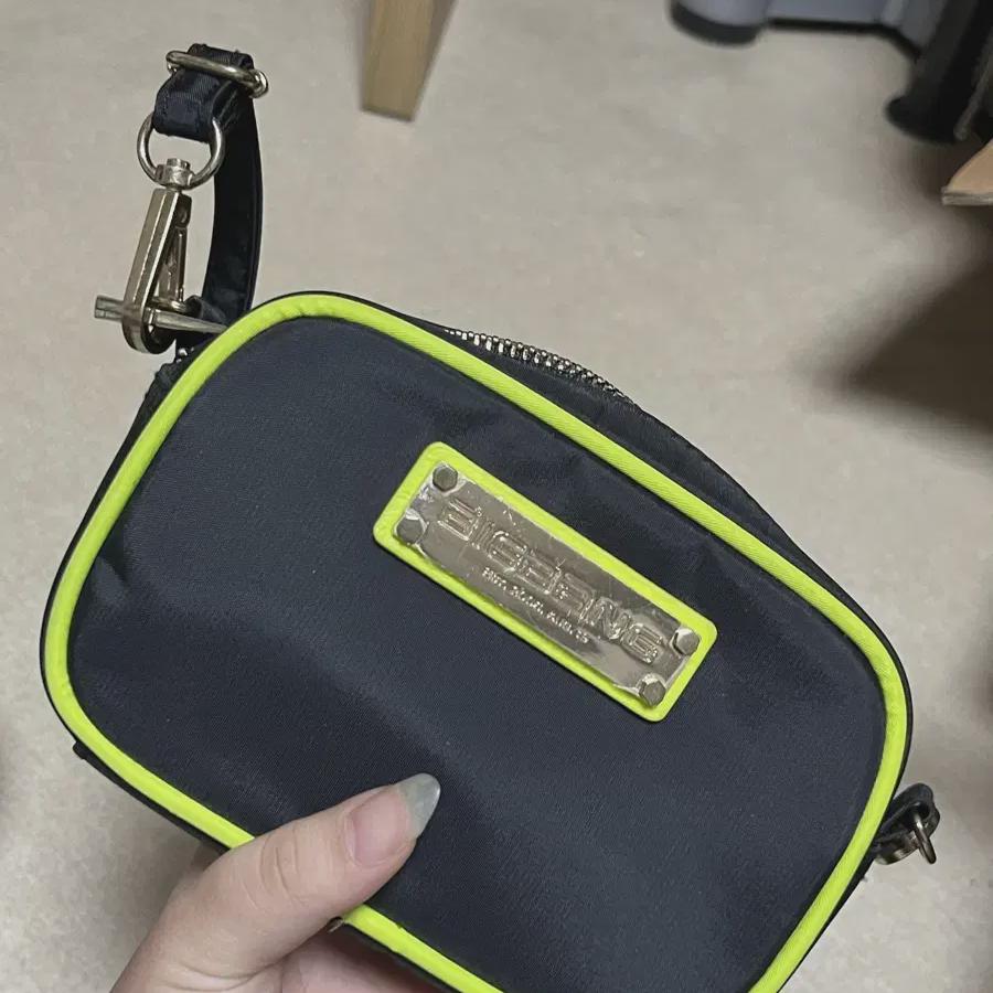 

Big Bang Goods Большая сумка через плечо Big Bang Mini