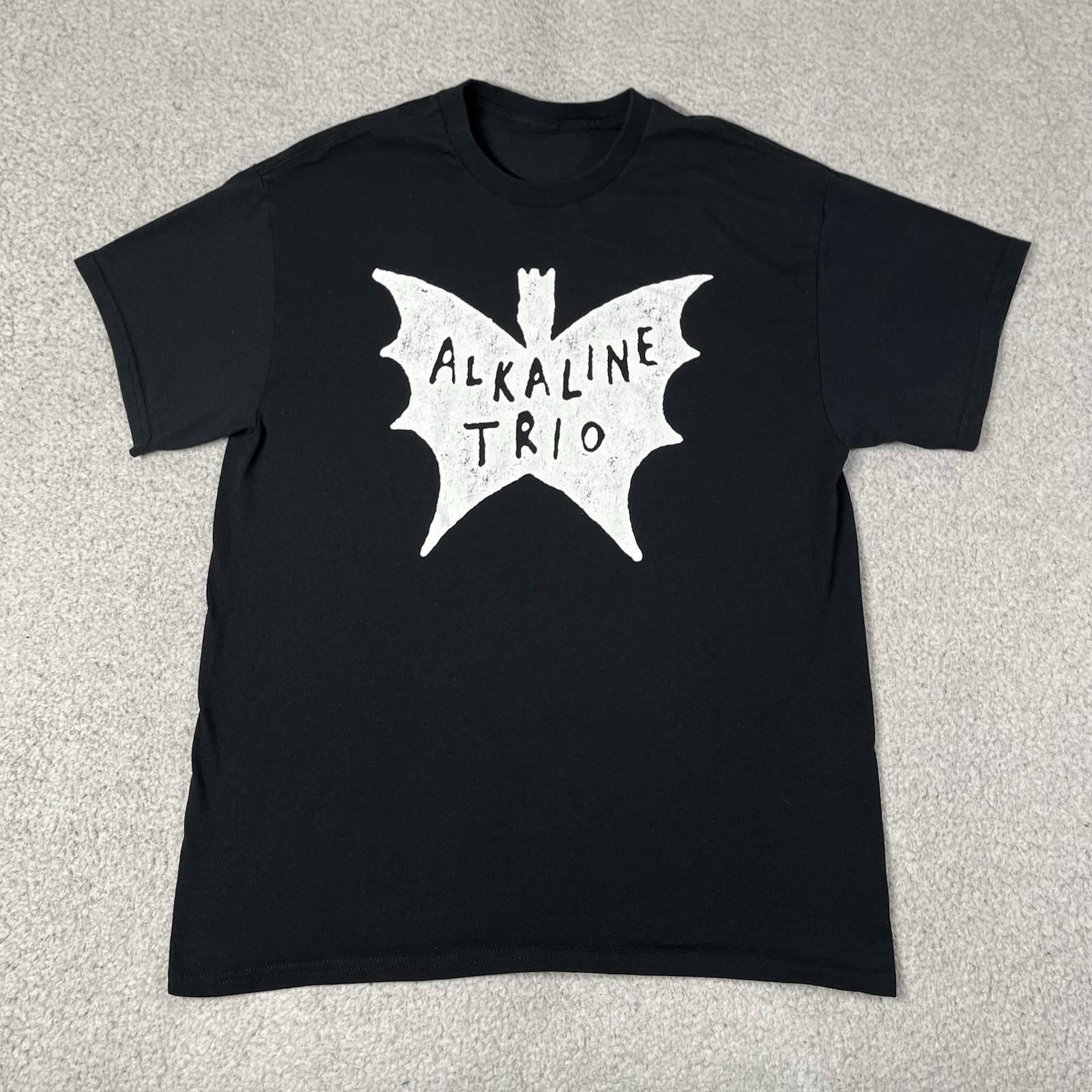 Alkaline Trio Mens M Band Rock Emo Punk 2025 Tour Concert Merch Graphic Unisex T-Shirt XXXXL