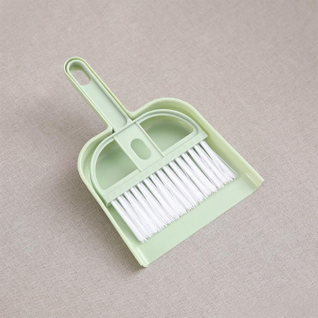 

Miniature Cleaning Brush and Dustpan Perfect for Sweeping Away Dust and Dirt зелёный