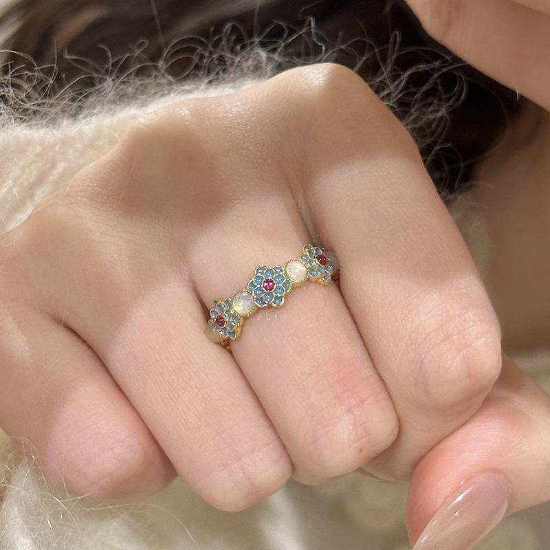 Exquisite Antique Gold Craftsm Blue Small Flower Bracelet for Women Natural Chalcedony White Exquisite Bangles Wedding
