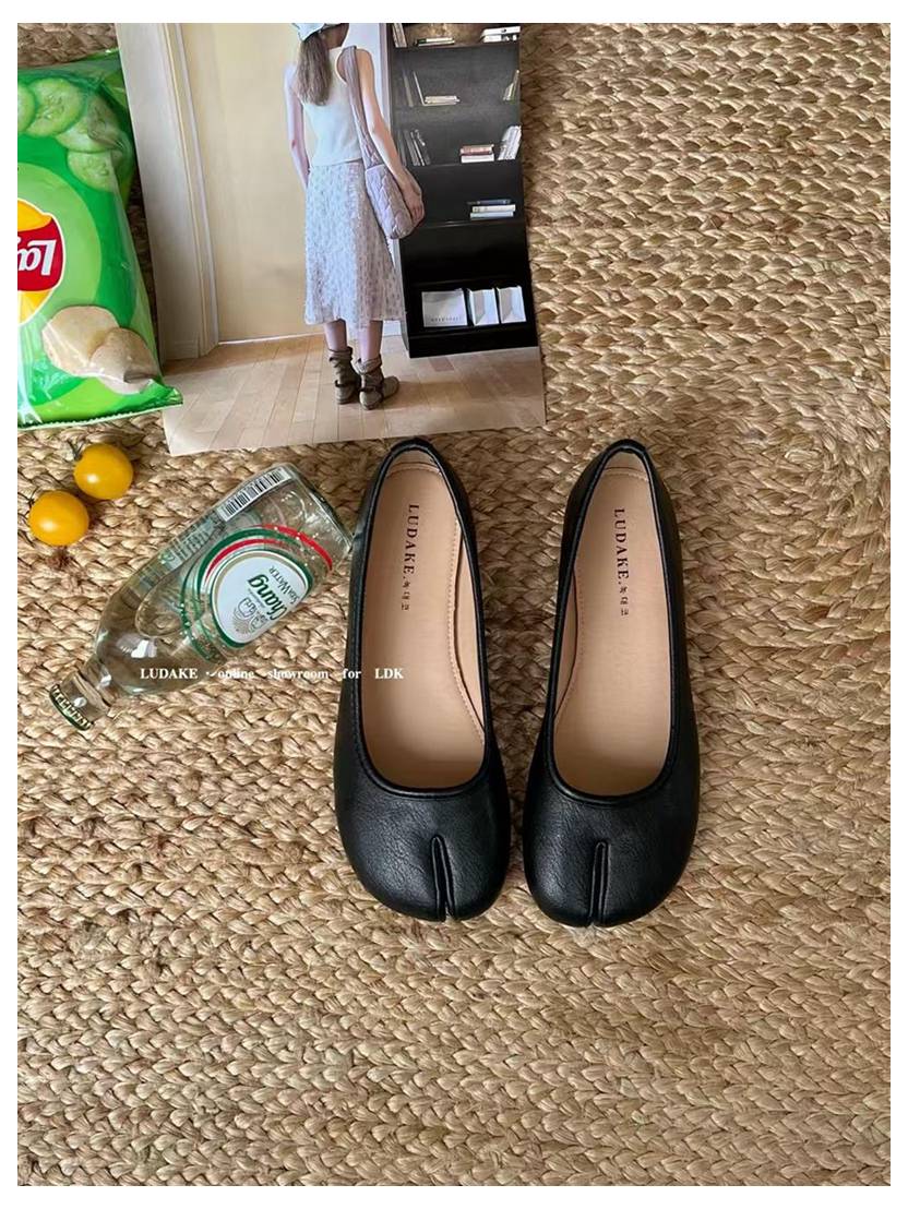 

Женские балетки Модный бренд Разделенный носок Дизайн балеток Балетки Повседневные лоферы Мягкие мокасины Таби Ниндзя Элегантные Mujer 35 чёрный