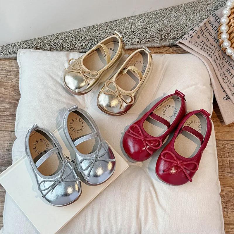 Barnas små skinnsko for jenter 2024 Vår&Høst Nye Koreanske Myk Såle Sløyfe Sklisikre Mote Prinsesse Enkelsko