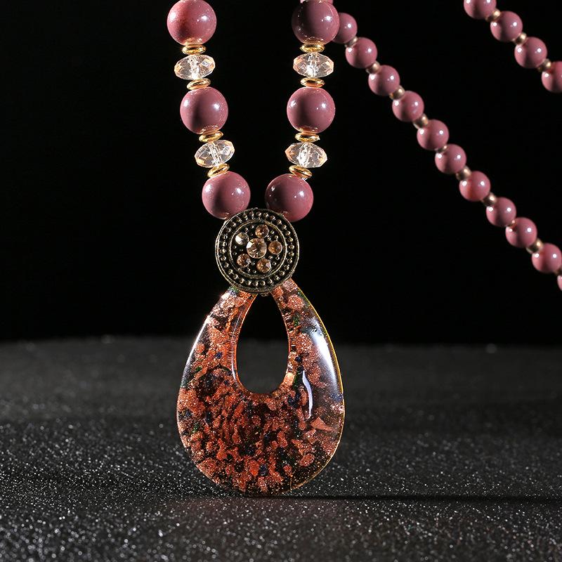 

Этническое колье-цепочка для свитера с подвеской-каплей и бусинами