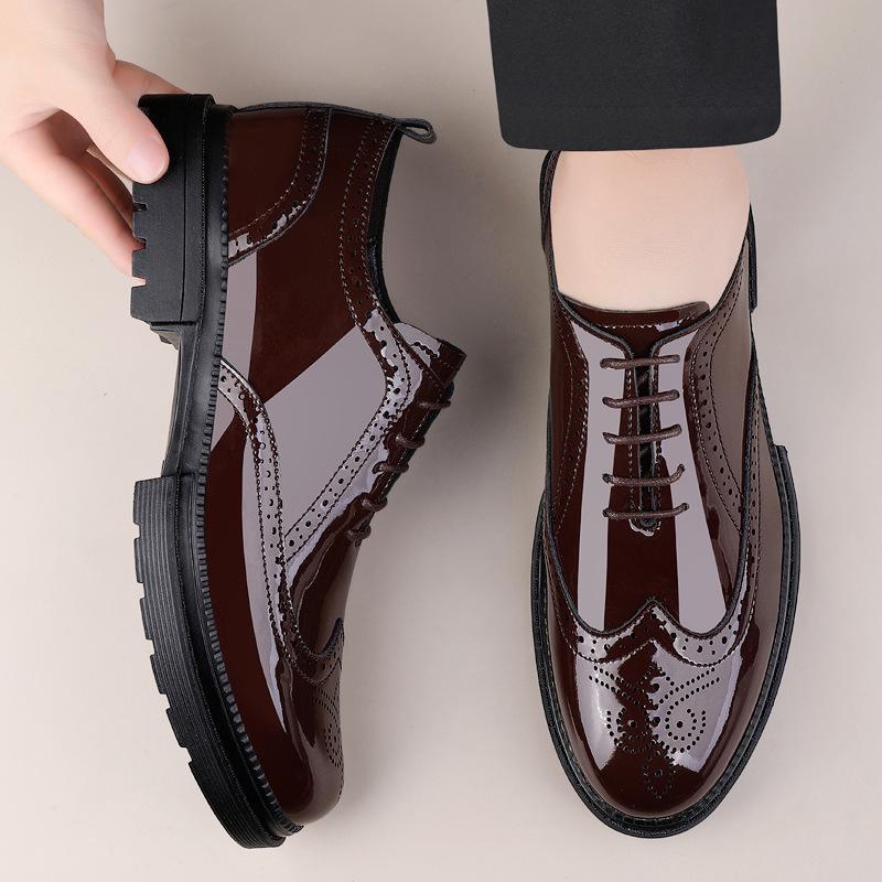 Men's Round Toe Brogue Carved Leather Shoes - British Style, Formal Business, Casual, Thick Sole, Shiny Finish.