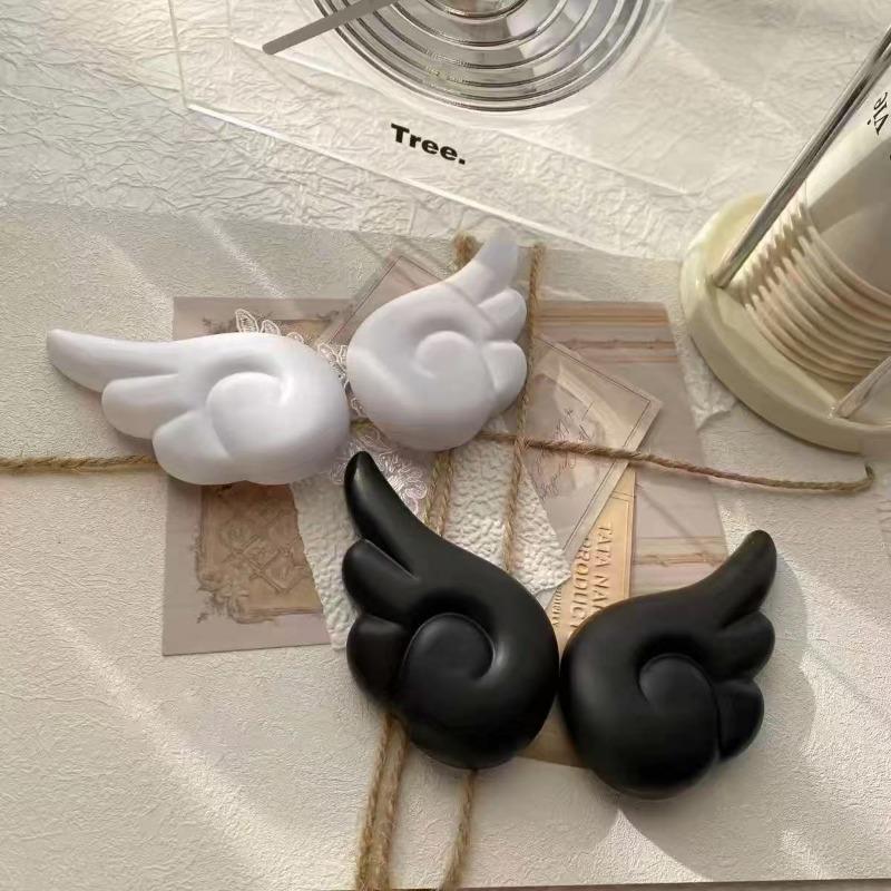 2PCS Fashion Shoe Charms Set Accessories Hole Shoe Buckle Lovely Angel Wings Black White Cartoon DIY 3D Shoes Decorations Gift