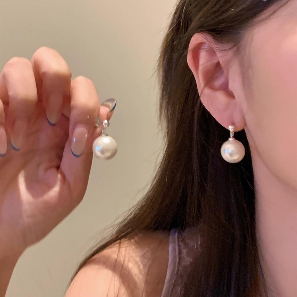 Exquisite Pearl Stud Earrings For Women, Niche High-End Feeling, Small Earrings, Exquisite Light Luxury Temperament, Atmospheric Earrings