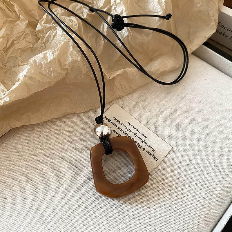 Love Pendant Necklace Internet Celebrity Fashion Versatile Sweater Chain High Sense Jewelry