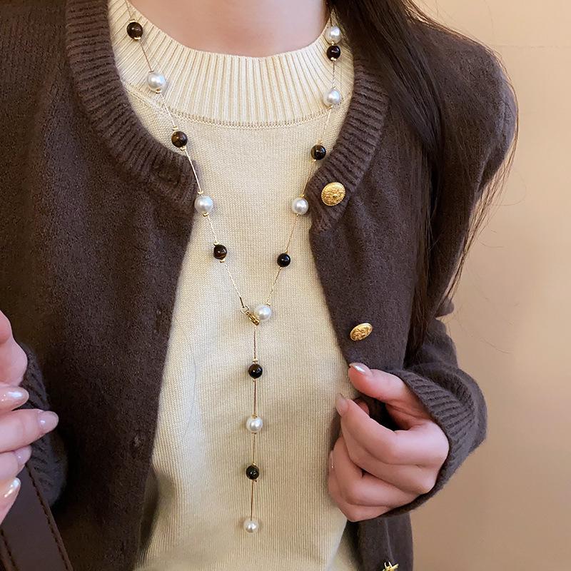 Maillard Tiger Eye Bead Round Pendant Necklace - Retro Casual Style Sweater Chain, Simple and Versatile.