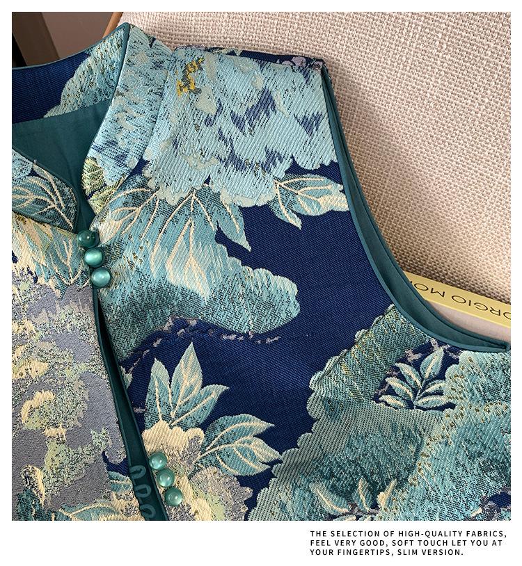 Elegant Hanfu-Style Vest with Embroidered Frog Buttons and Jacquard Brocade