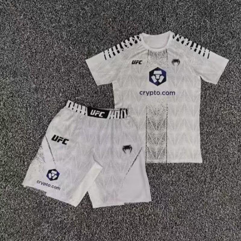 Set di allenamento Muay Thai Boxing da uomo T-shirt elasticizzata ad asciugatura rapida Pantaloncini Abbigliamento sportivo Palestra Sport da combattimento