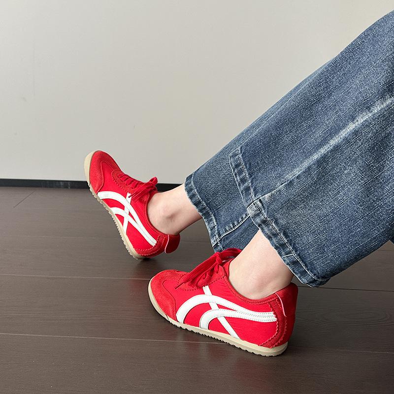 

Star with the same 2025 new inner height increase silk color matching heels Forrest Gump shoes casual shoes women s German training shoes 40 красный