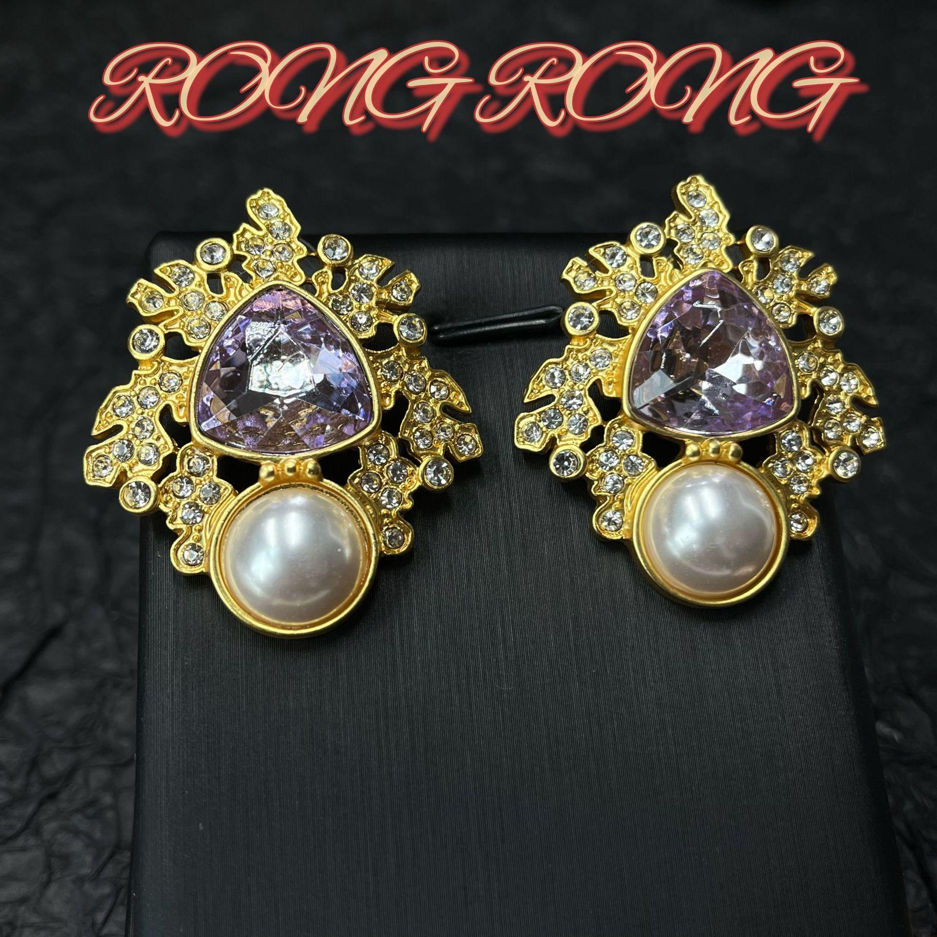 

Middle Aged Vintage French Court Style Large Pearl Earrings Heavy Industry Retro Light Luxury Small Fragrant