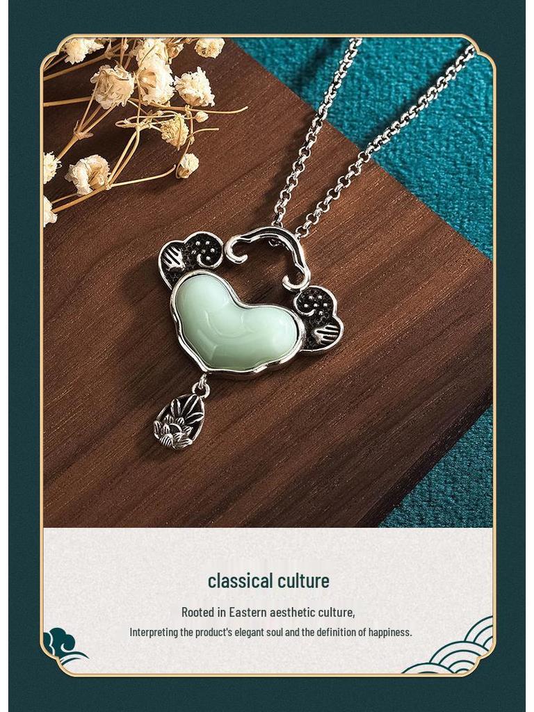 Electroplated Thai Silver Imitation Hetian Jade Safety Lock Pendant Necklace – Chinese Ancient Style Jewelry Gift for Mom