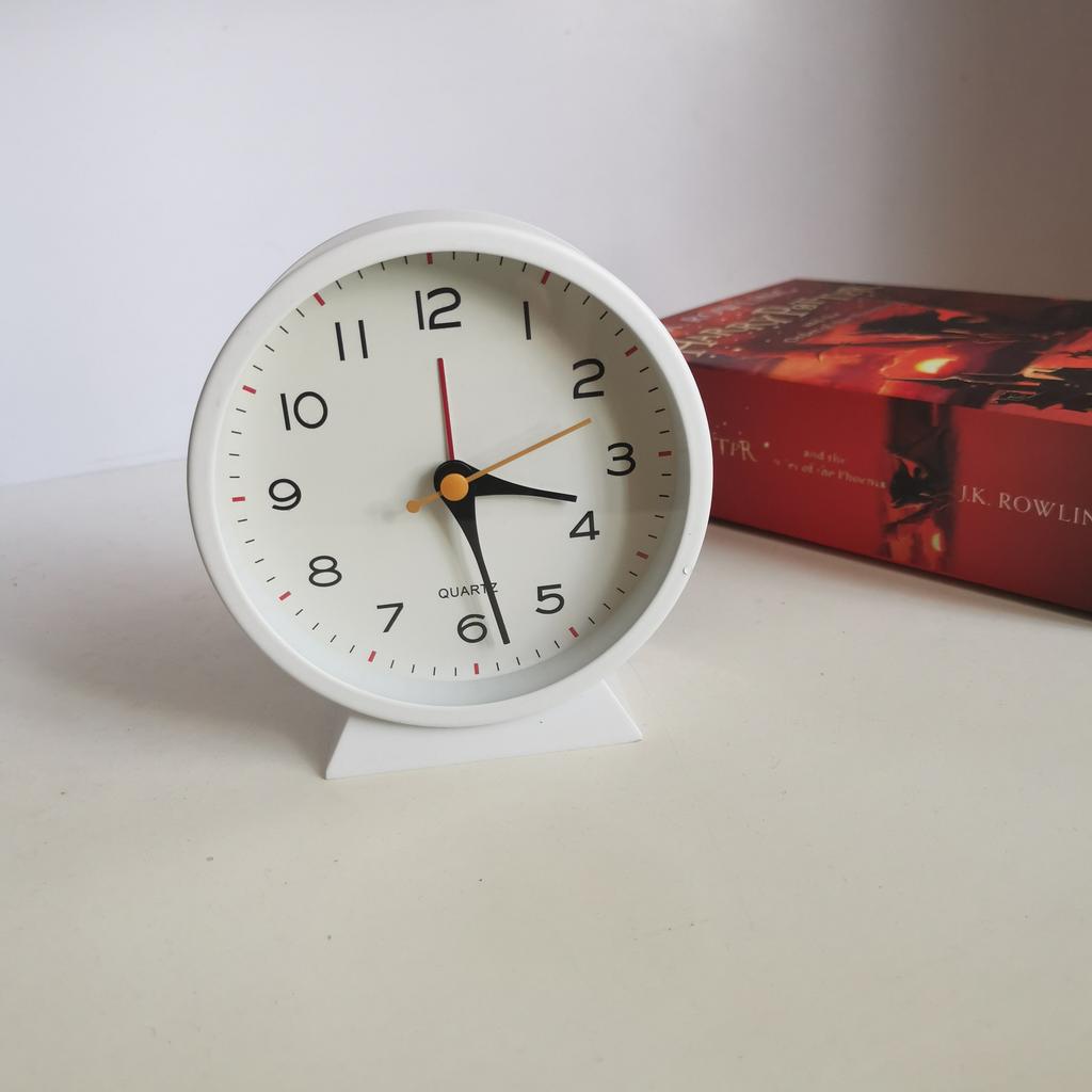 Silent Quartz Clock Metal Clock with Alarm Clock with Night Light Big Head Pointer Early Education Alarm Clock Student Bed Clock