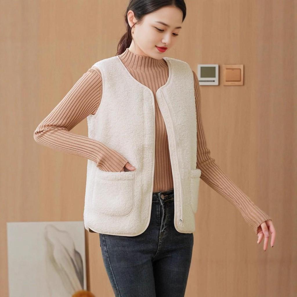 Women's Lambswool Slim-Fit Vest: Versatile 2025 Autumn/Winter Korean Fashion Fleece Outerwear Sleeveless Jacket.