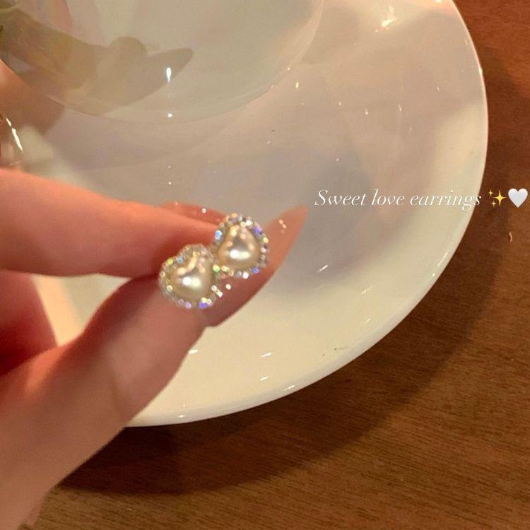 Love pearl stud earrings women s light luxury ins style niche design sense high-end earrings new exquisite earrings