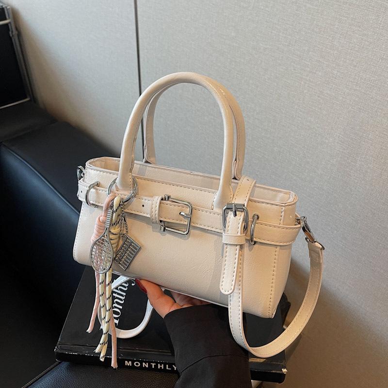 Small bag women's spring and summer versatile new fashion niche design messenger bag portable small bag