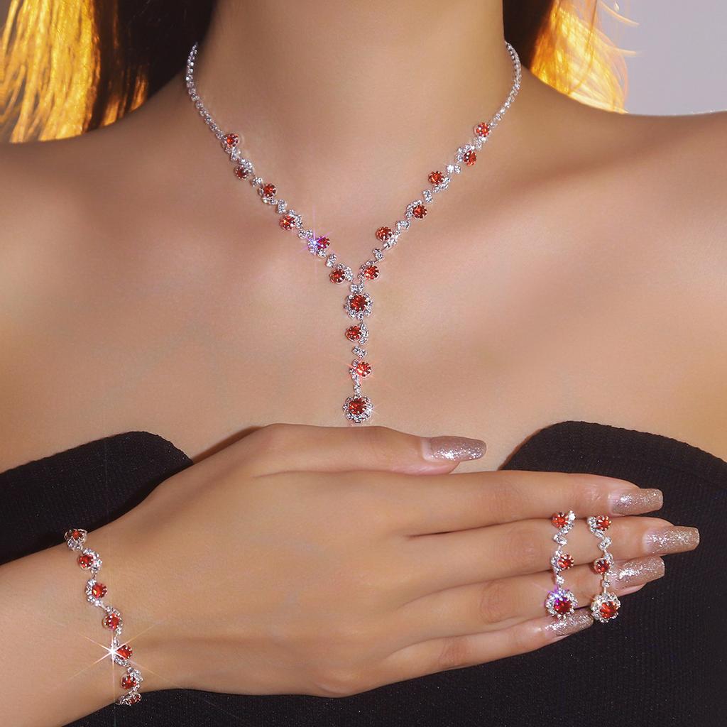 High-end Luxury Sparkling Crystal Necklace Earrings, Bracelet Set, Catwalk Performance Necklace Earrings.