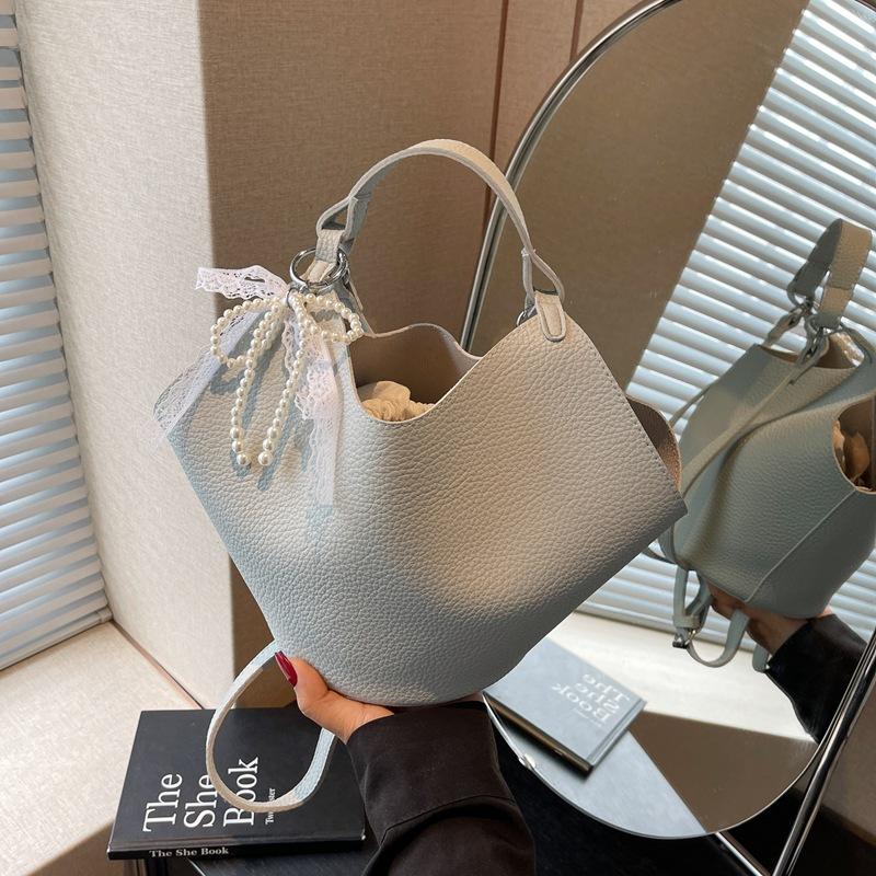 Premium Sense Hand Bag Women's New Fashion Casual Messenger Shoulder Bag Large Capacity Commuter Bucket Bag