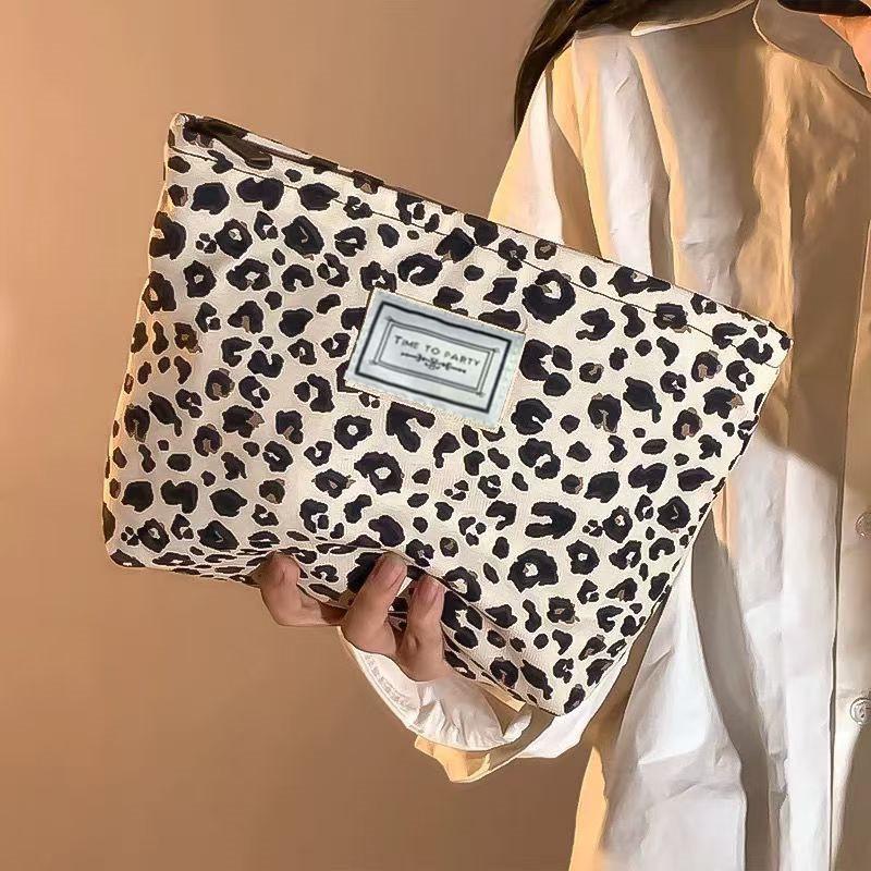 

Makeup Bag Portable Storage Bag Skincare Bag Toiletry Bag Simple Travel Versatile Handbag 1PCS белый