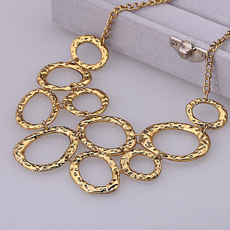 Vintage Alloy Geometric Necklace With Water Wave Chain For Bohemian Fashion Lovers