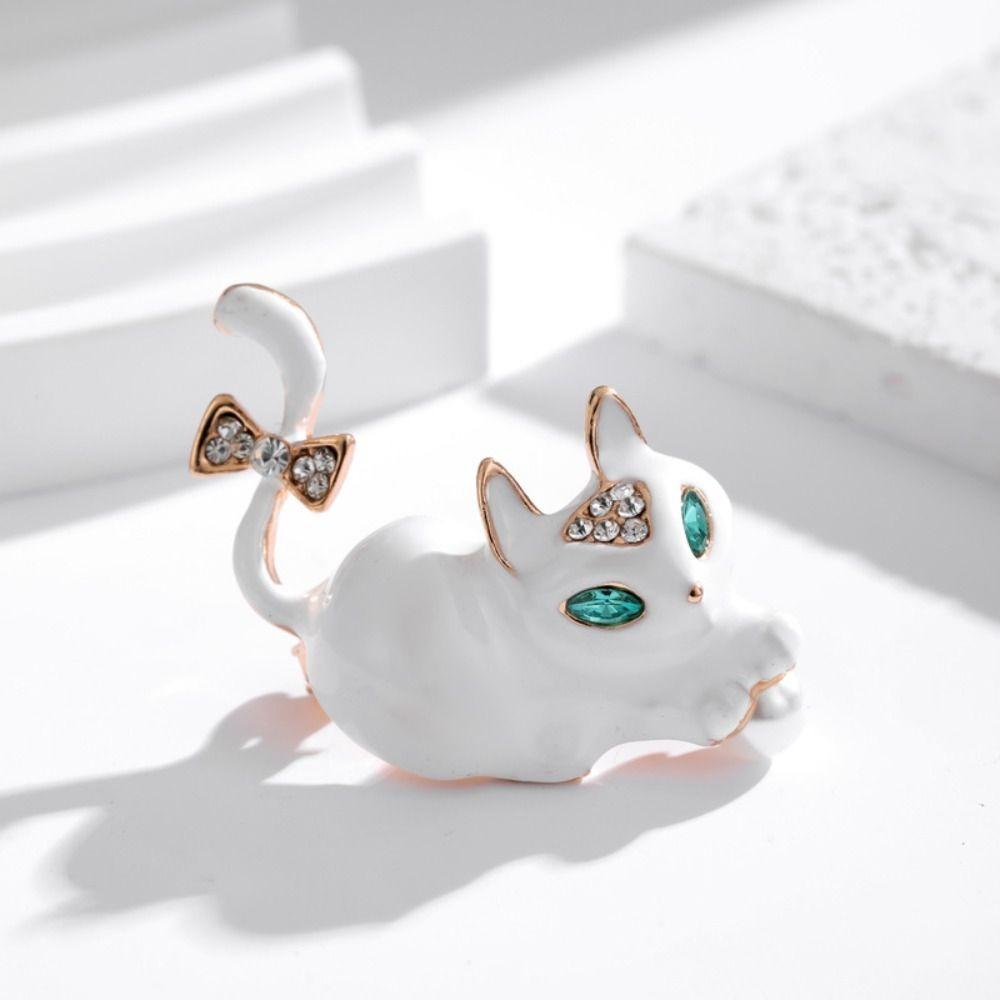 Cute Cat Enamel Pin Green Eyes Rhinestone Brooch Exquisite Cat Kitty Badge  Gift