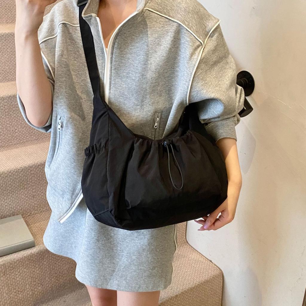 Nylon drawstring new large-capacity daily commute shoulder bag storage bag student Korean casual simple messenger bag
