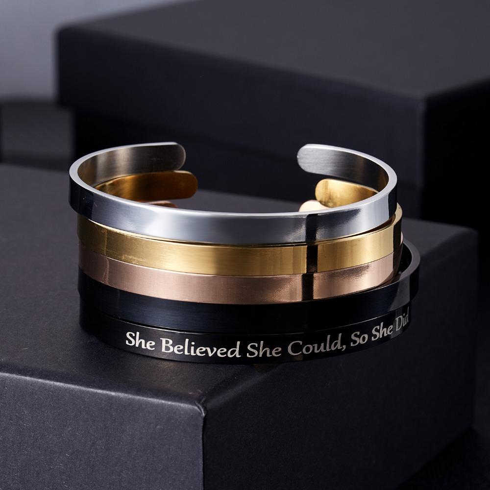 1pz Bracciale Personalizzato Inciso Nome Personalizzato Acciaio Inossidabile Gioielli Parole Nome Lettere Bracciale & Braccialetto Personalizzato Per Donne Uomini