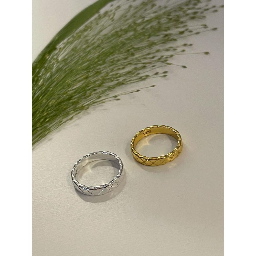 

Smooth Rhombus Pattern Small Fragrant Ring Electroplated Simple Rhombus Ring No. 8 золотий