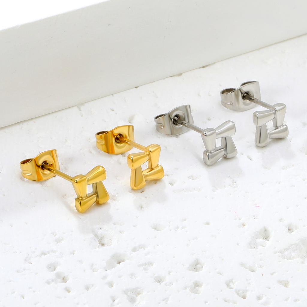 Small Minimalist Hollow Earrings For Healing Piercings Light Luxury Elegant And Delicate Ear Jewelry