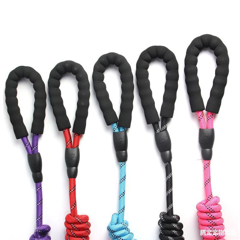 Dog rope explosion medium and large dog walking dog leash pet products explosion-proof nylon dog rope