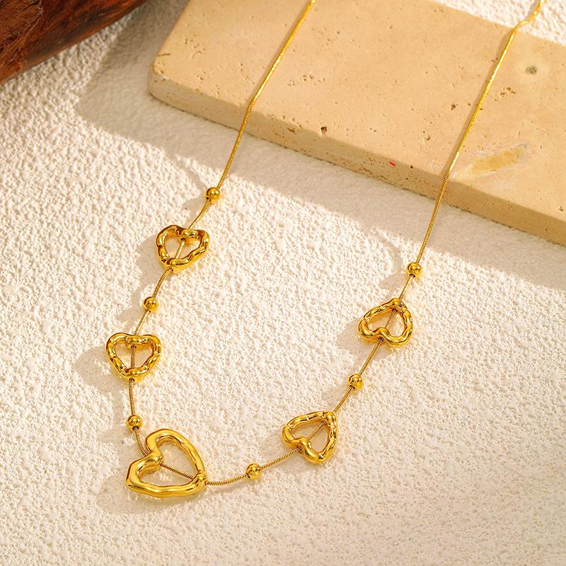 18K Gold Heart Stainless Steel Necklace For Women Luxury Premium Clavicle Chain Tarnish Free Titanium Steel Sweater Chain