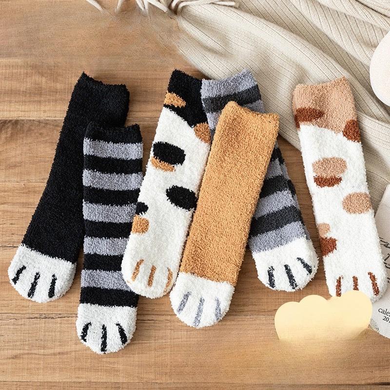 Coral Fleece Socks for Women In Autumn and Winter, Thickened and Fleece Warm Mid-calf Socks, Cute and Sweet Cat Paw Socks, Floor Socks