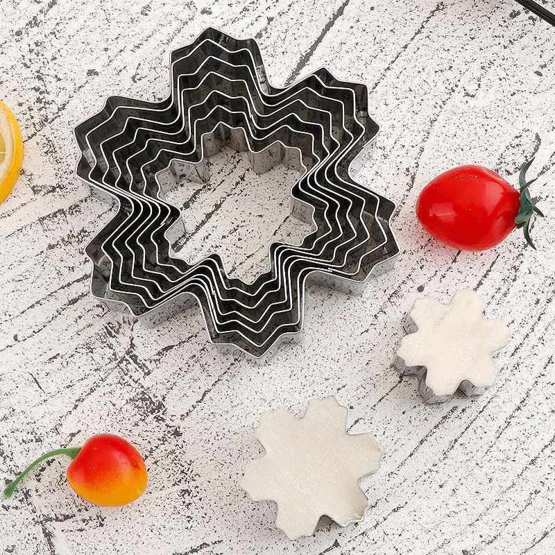 9-Piece 430 Stainless Steel Snowflake Cookie Cutter Set for Christmas Cookies, Biscuits, and Fondant Cakes
