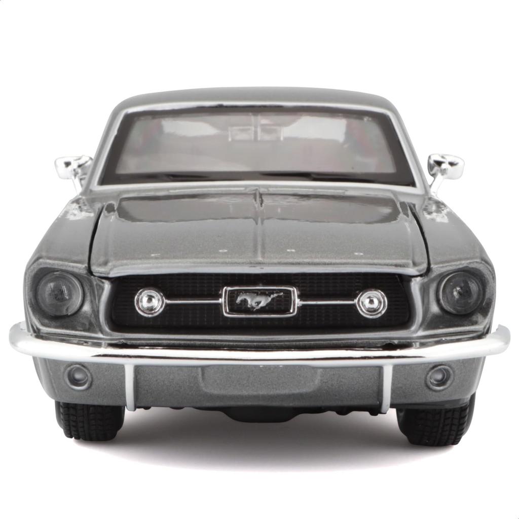 Maisto 1/24 Scale Diecast Model Car of the 1967 Ford Mustang GT in Gray (Product Code: 31260 GY)