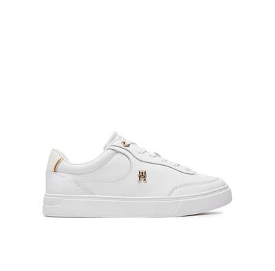 Essential Chic Court Sneaker