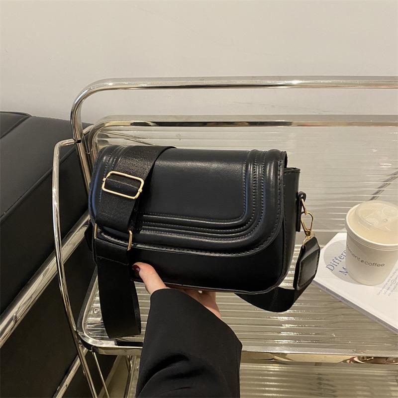 

Leather velvet fashion versatile matte small square bag women s foreign style advanced sense solid color design sense large capacity messenger bag чёрный