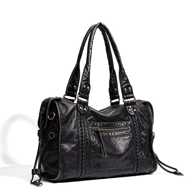 Outdoor trend women's large-capacity bag, locomotive bag, French retro shoulder messenger bag, underarm tote bag, washing bag.