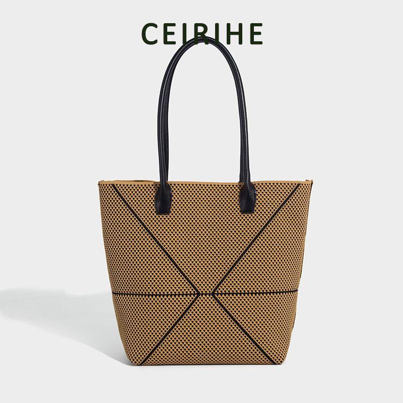 

Ceirihe Bag Women 2025 New Fashionable All-Match Diamond Shoulder Bag Large Capacity Leisure Commuter Tote Bag Khaki