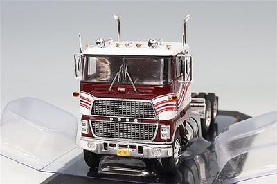 Ixo Scale Ford CL 9000 1976 Stripe 1/64 White/Red
