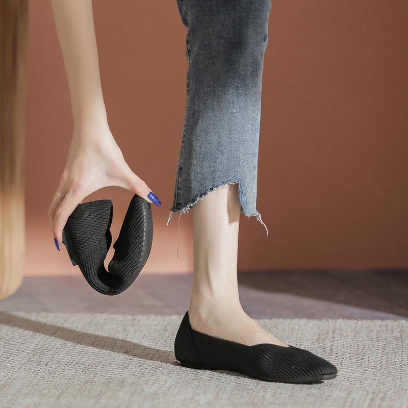 Flying shoes single shoes women's new thick heel pointed head shallow mouth spring and autumn knitted shoes