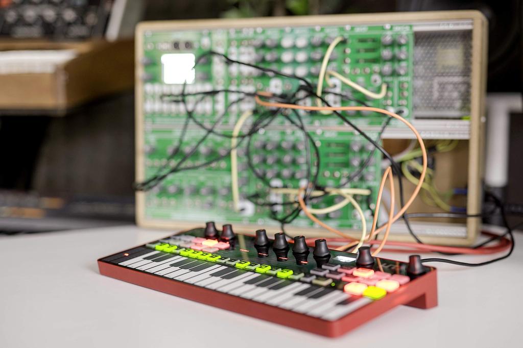 IK Multimedia UNO Synth Pro Desktop, 5.5*3*7cm, Official Japanese Product